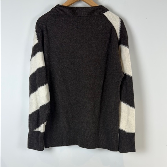 Joseph Women's Chevron White and Brown Crew Neck Sweater Size Large - Picture 5 of 9